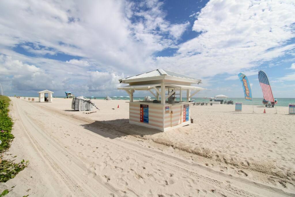 Alexander 511 Beachfront Condo With 2 Pools, Direct Beach Access, Sauna, Tikki Bar Miami Beach Eksteriør bilde