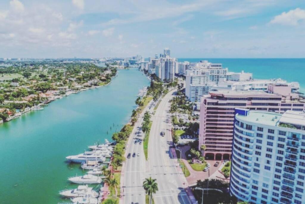 Alexander 511 Beachfront Condo With 2 Pools, Direct Beach Access, Sauna, Tikki Bar Miami Beach Eksteriør bilde