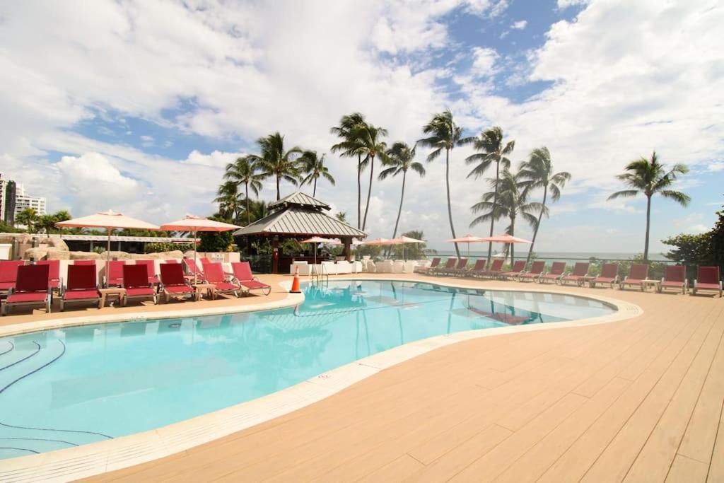 Alexander 511 Beachfront Condo With 2 Pools, Direct Beach Access, Sauna, Tikki Bar Miami Beach Eksteriør bilde